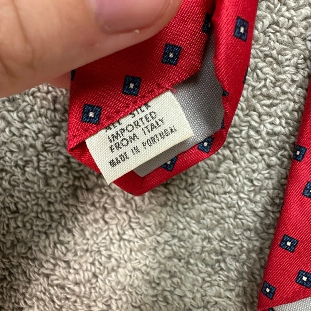 Pure Silk Made in Italy Mens Necktie Red Navy Geometric Square Pattern RN 36974